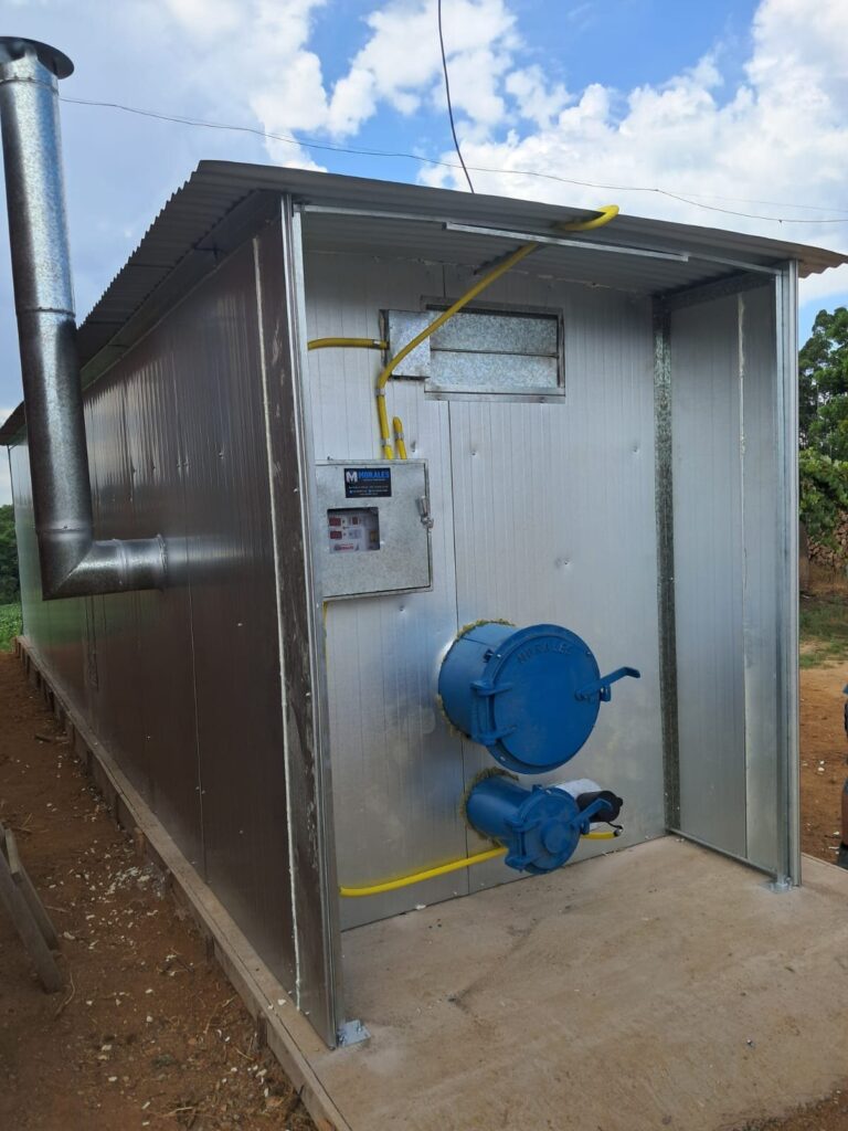 Estufa metálica com painel Morales