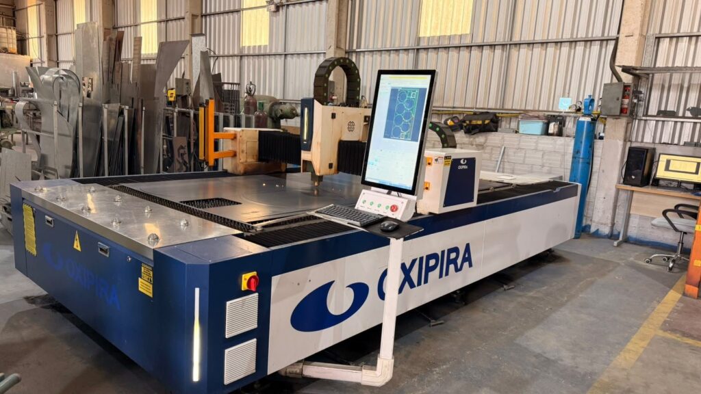 Máquina de corte a laser da Morales