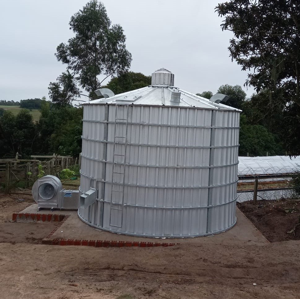 Silo com ventilador centrífugo