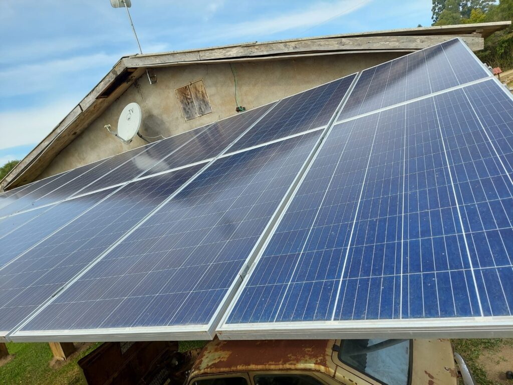 Placas solares em telhado